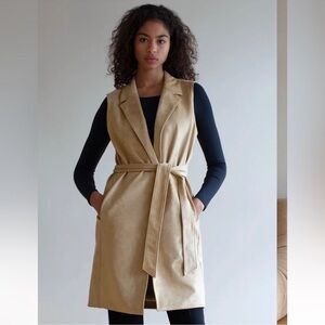 Aritzia Malley Vest in Light Tan